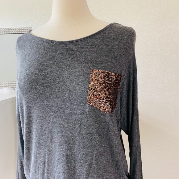 Grey long sleeve tee with bronze sequin pocket - Picture 2 of 4